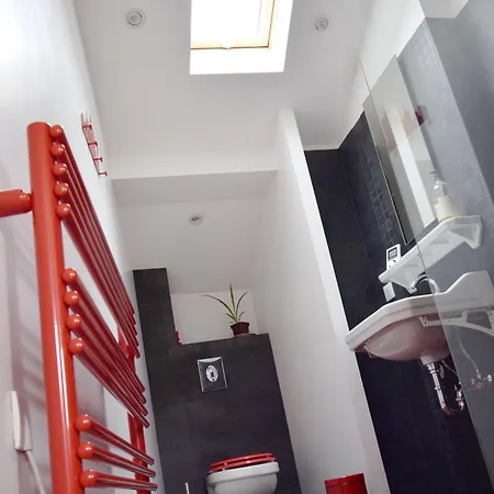 Bed & Breakfast Art 3*