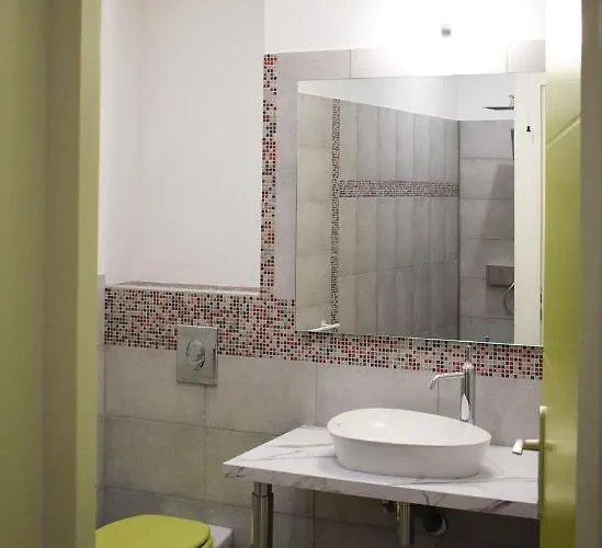 ベッド・アンド・ブレックファスト Art