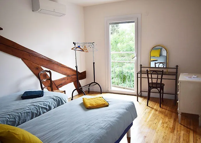 ベッド・アンド・ブレックファスト Art 3*